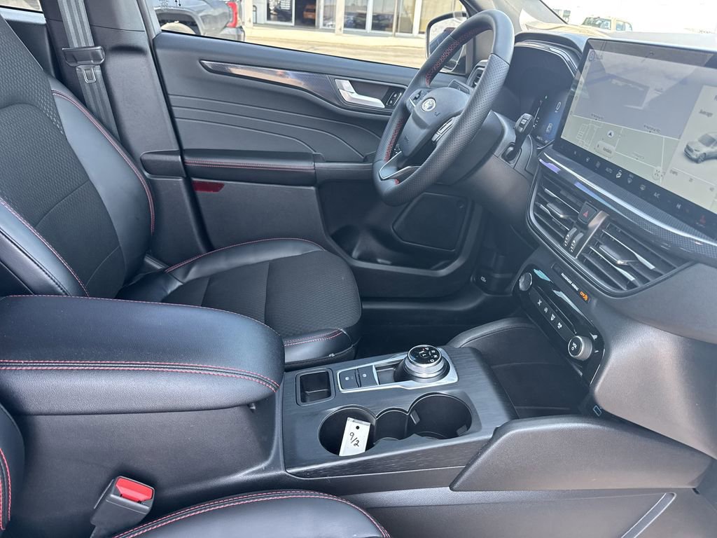 Certified 2023 Ford Escape ST-Line w/ Tech Pack #1 image 16