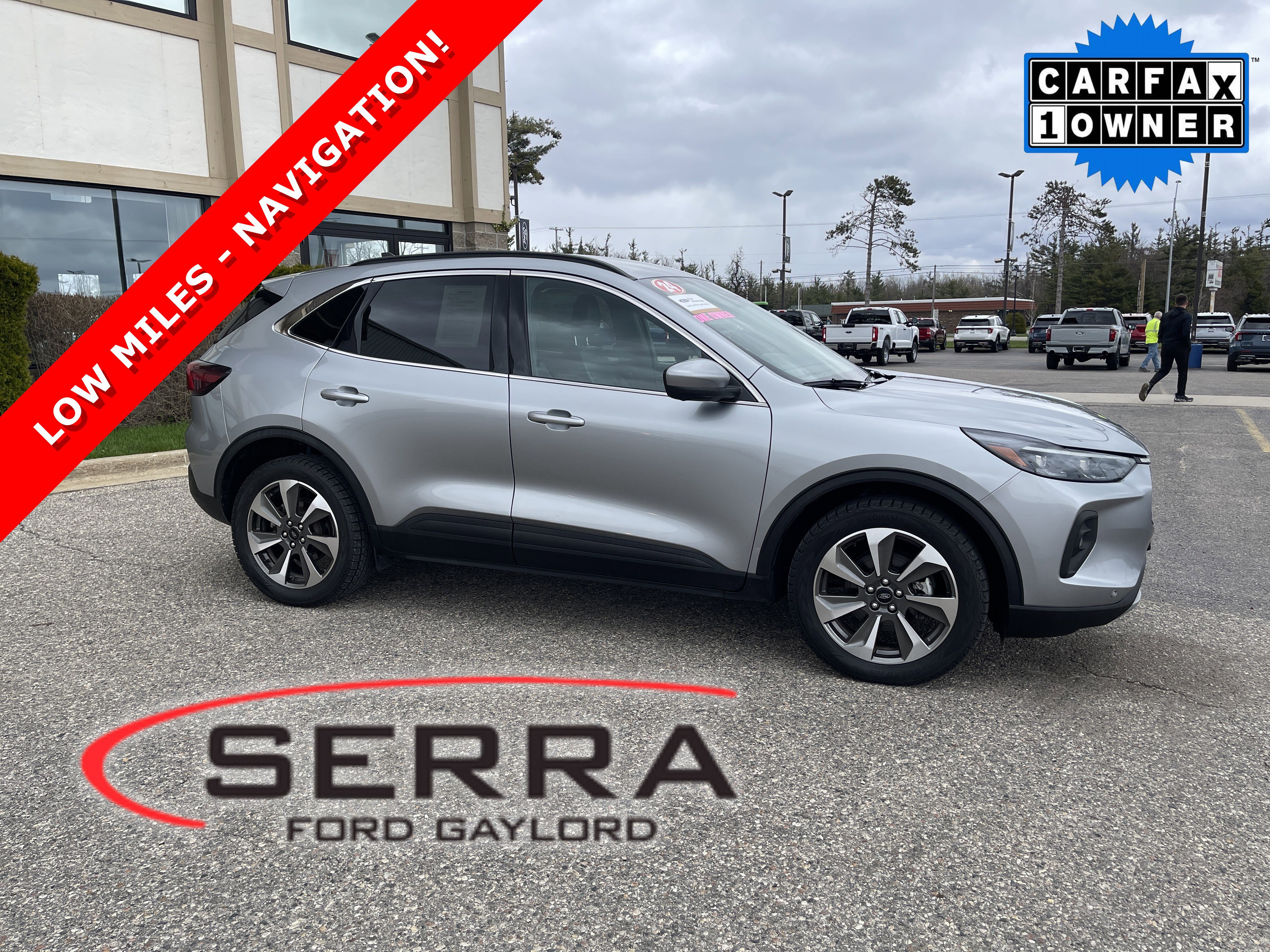 Certified 2024 Ford Escape Platinum AWD/4WD image 1