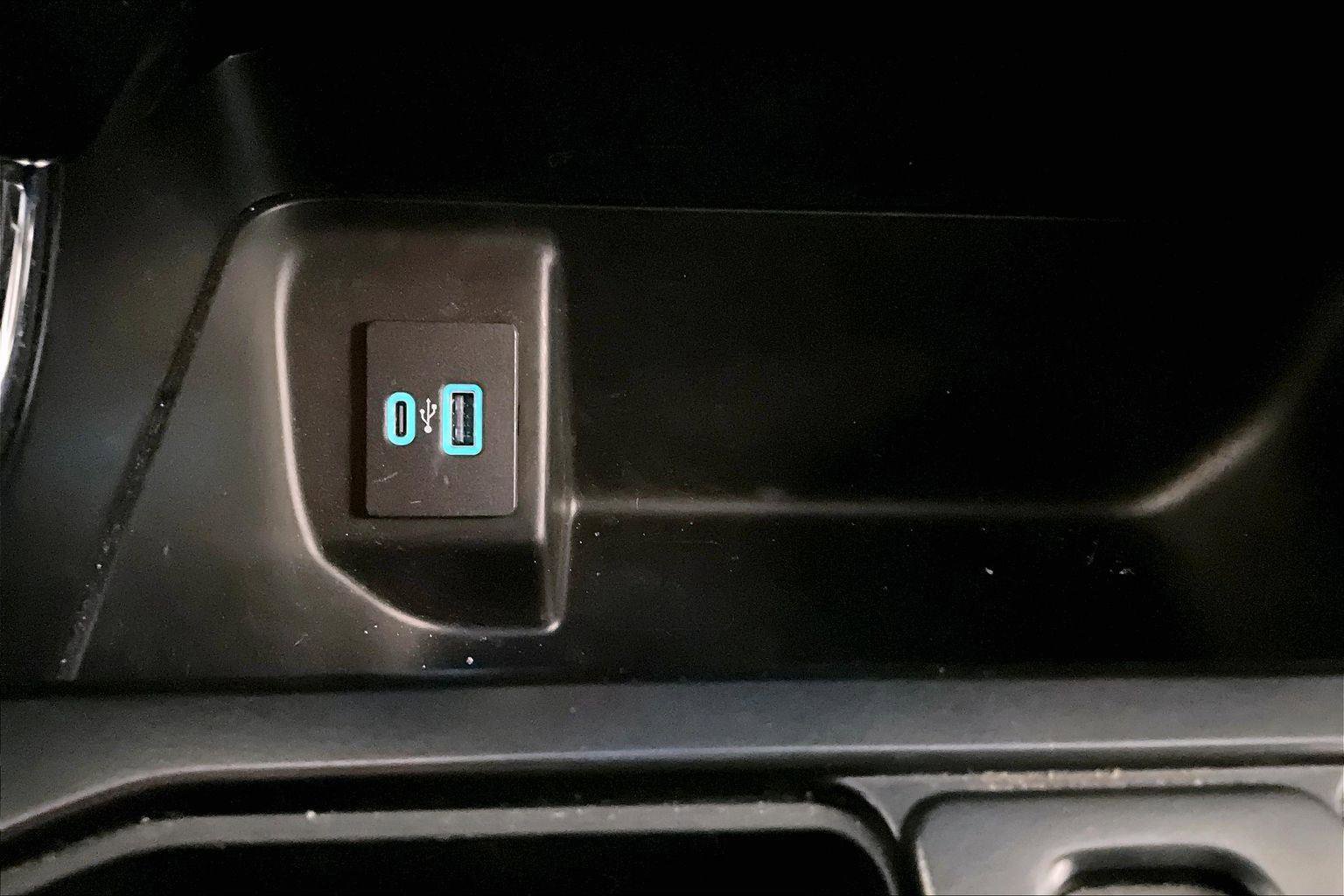 Certified 2023 Ford F150 XLT w/ Equipment Group 302A High image 31