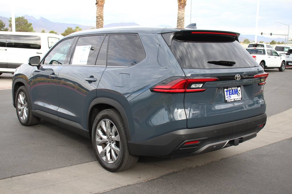 Used 2025 Toyota Grand Highlander AWD image 5