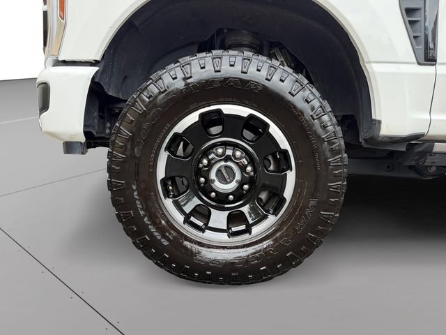 Certified 2025 Ford F350 Platinum w/ Tremor Off-Road Package AWD/4WD image 9