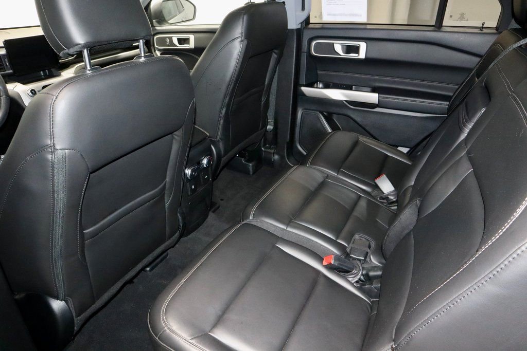 Certified 2022 Ford Explorer XLT w/ Equipment Group 202A image 21