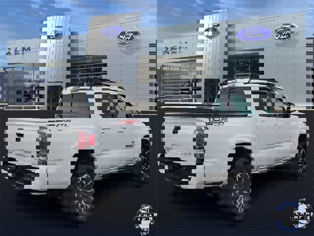 Used 2023 Toyota Tacoma TRD Sport image 3