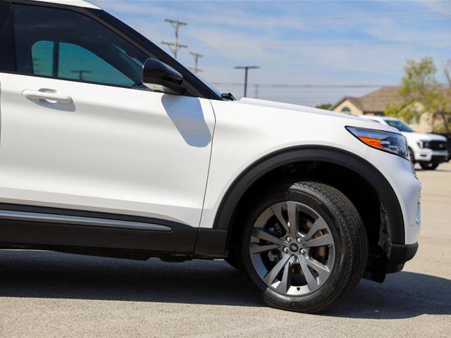 Certified 2024 Ford Explorer XLT w/ XLT Sport Appearance Package AWD/4WD image 5