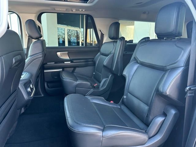 Certified 2025 Ford Expedition Max Platinum image 15