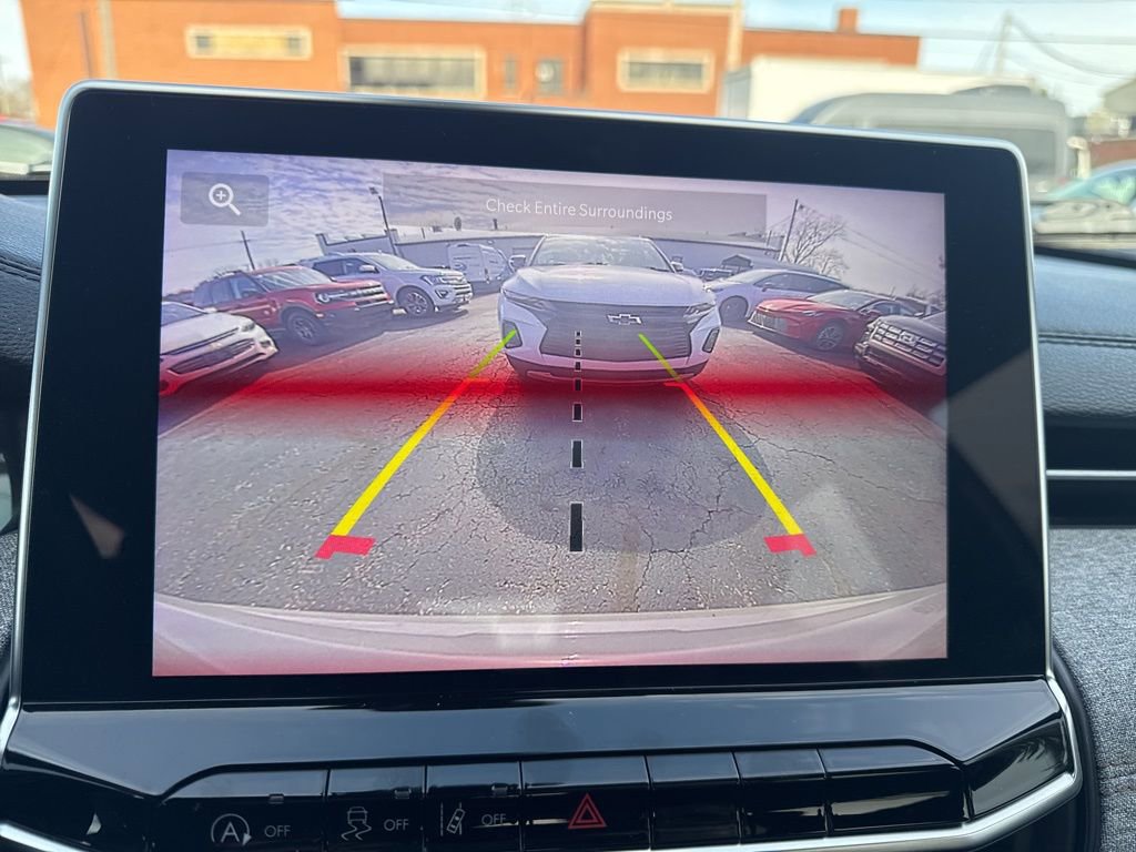 Used 2023 Jeep Compass Latitude image 6