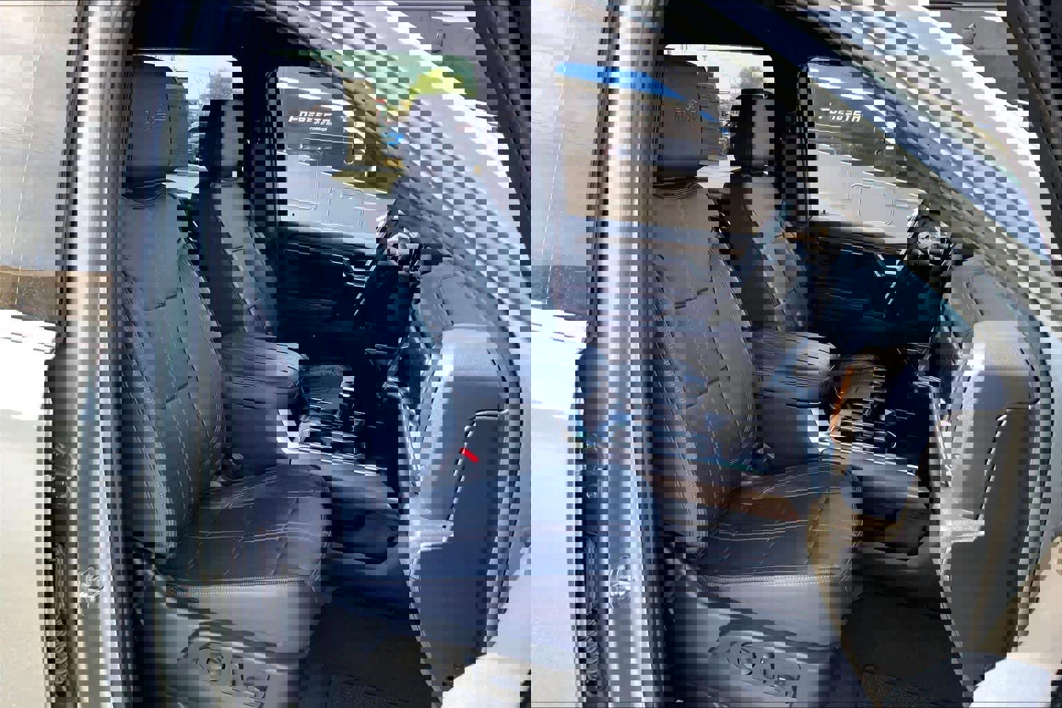 Used 2023 Chevrolet Silverado 1500 High Country w/ Technology Package image 11