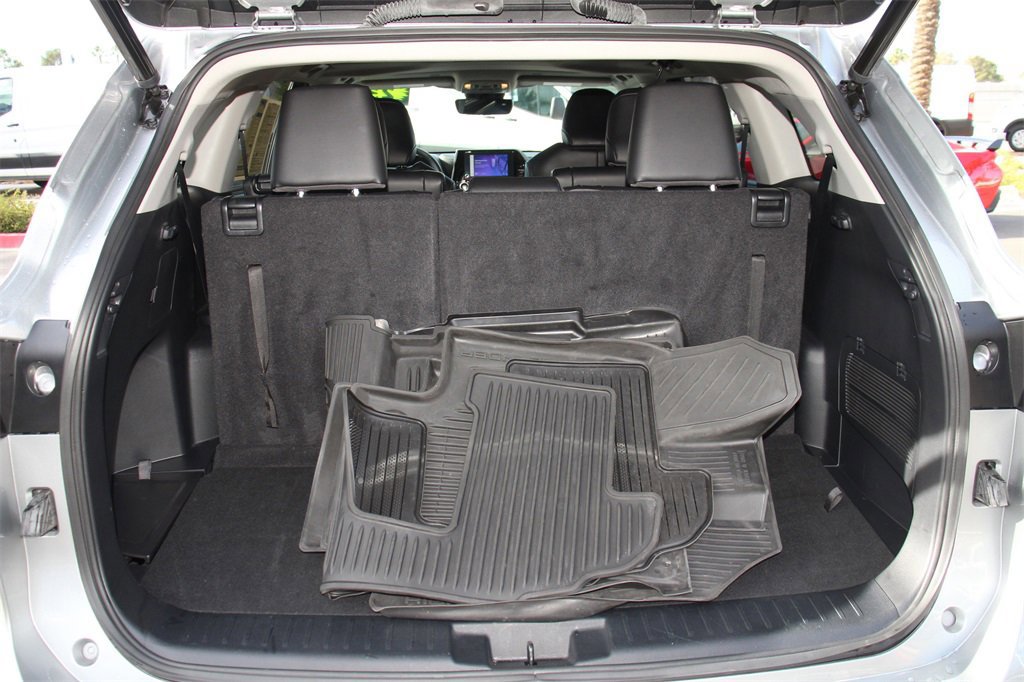 Used 2023 Toyota Highlander XLE image 24