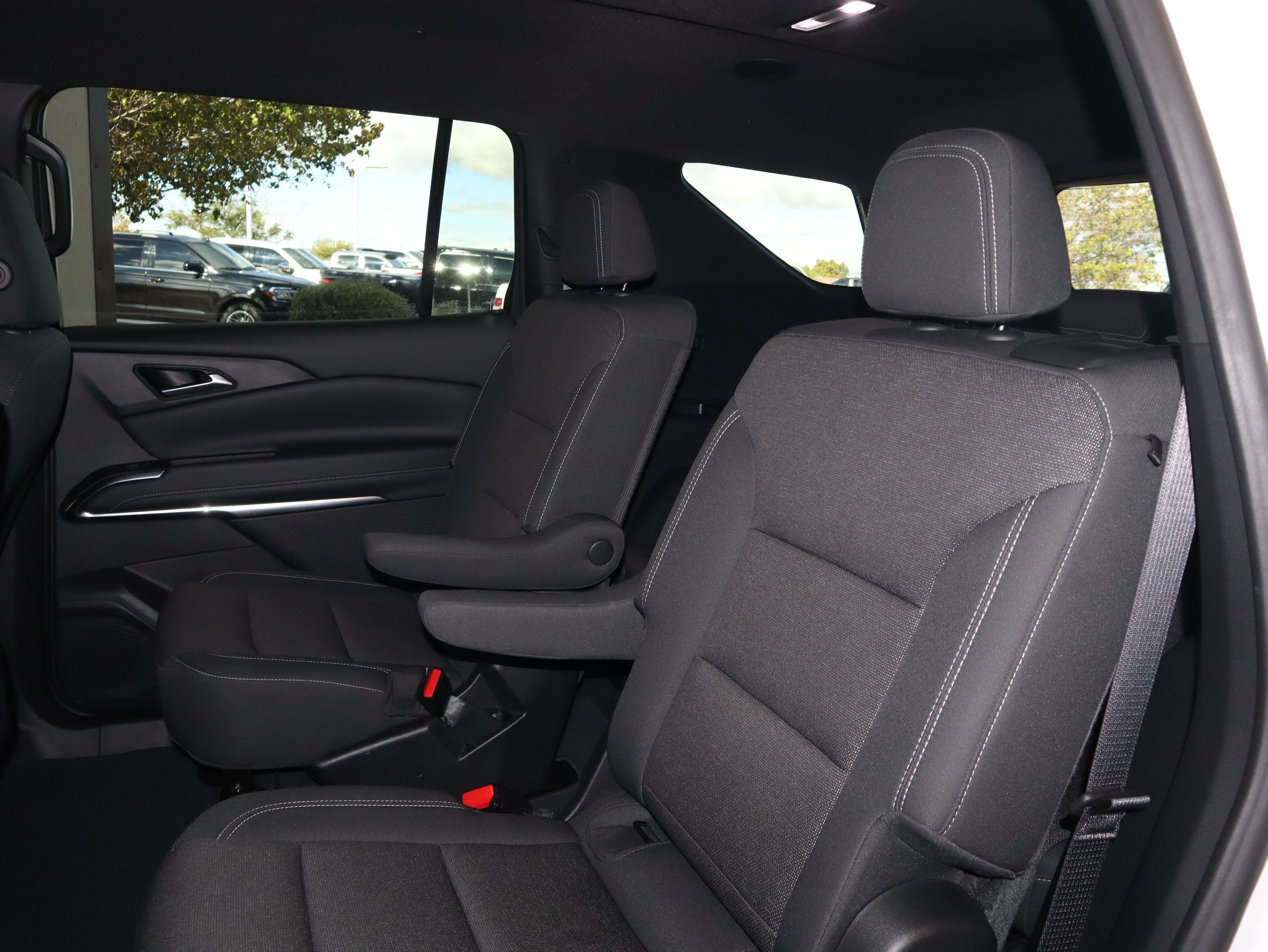 Used 2024 Chevrolet Traverse LT AWD/4WD image 35