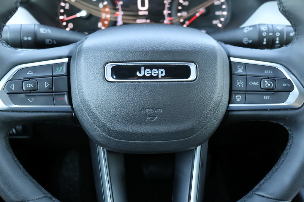 Used 2025 Jeep Compass Limited AWD/4WD image 35