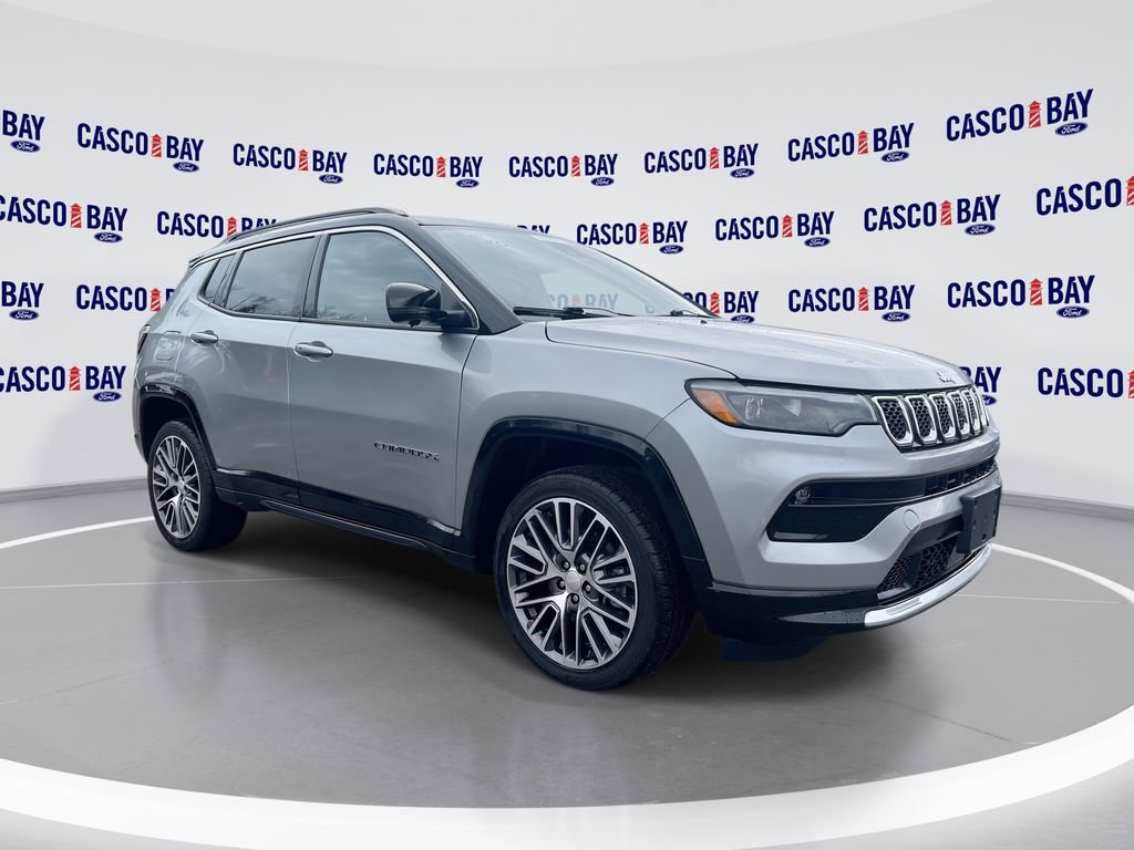 Used 2023 Jeep Compass Limited w/ Elite Group AWD/4WD image 1