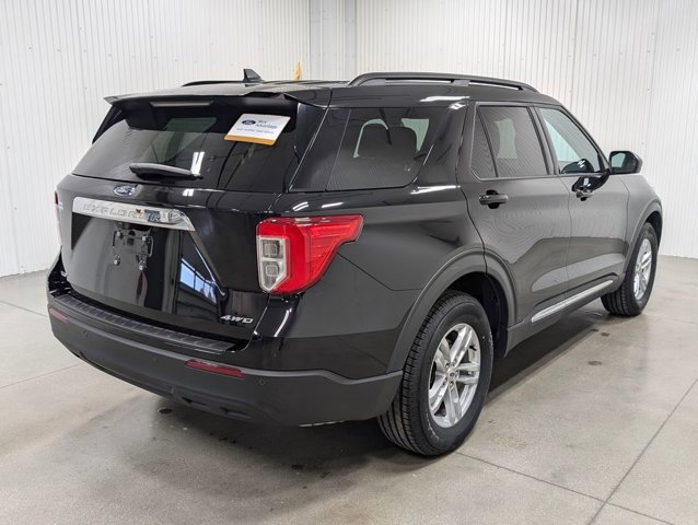 Certified 2022 Ford Explorer XLT image 2