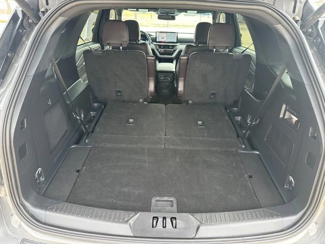 Certified 2025 Ford Explorer Platinum w/ LUX Leather Package image 17