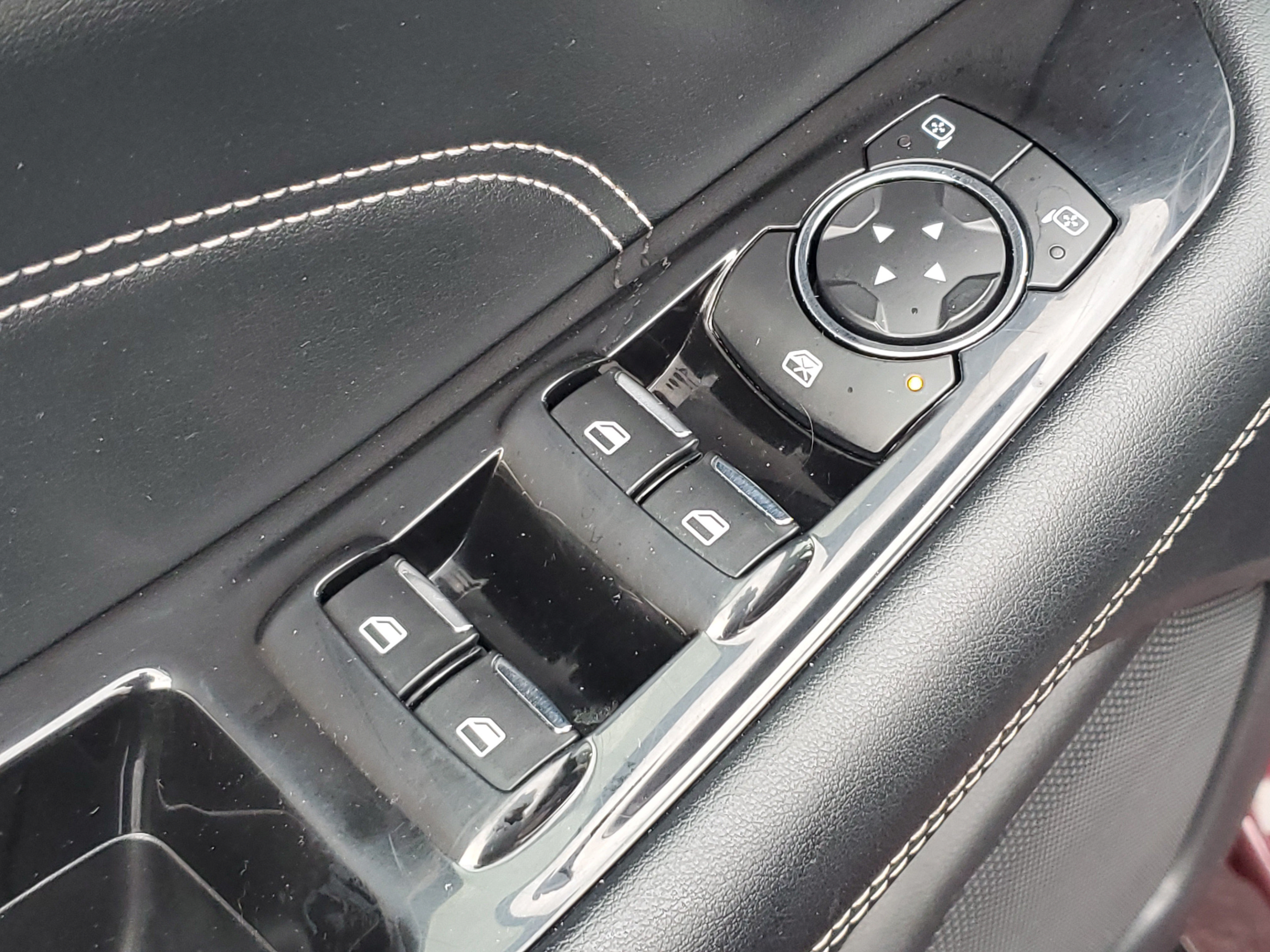 Certified 2020 Ford Edge Titanium AWD/4WD image 19