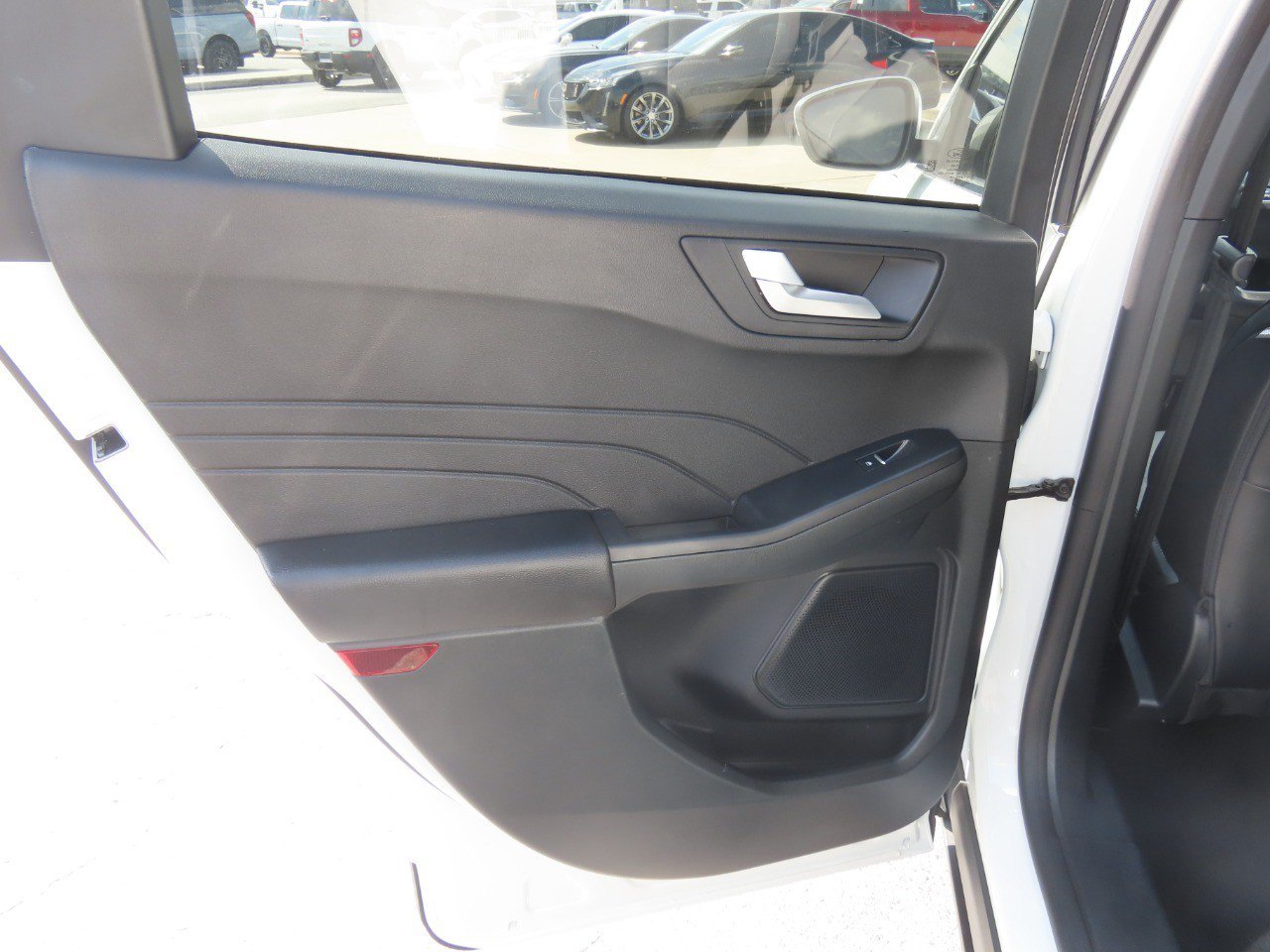 Certified 2025 Ford Escape SE FWD image 20