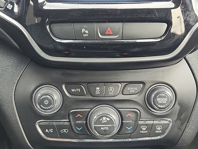 Used 2020 Jeep Cherokee Limited AWD/4WD image 17