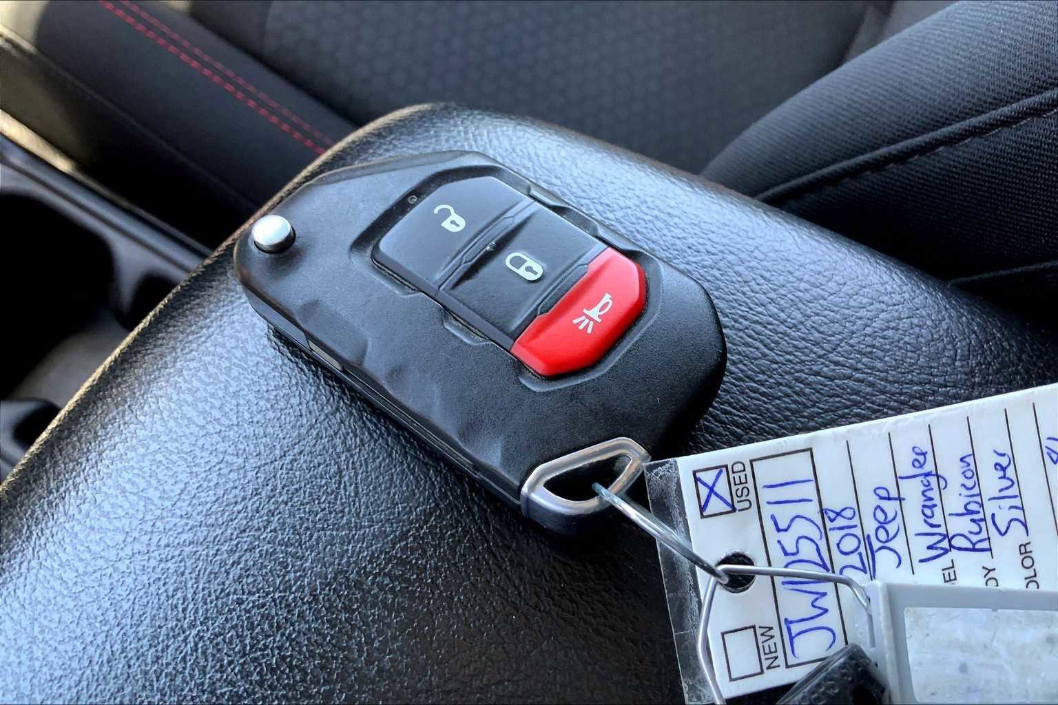 Used 2018 Jeep Wrangler Unlimited Rubicon image 15