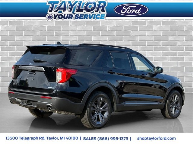 Certified 2023 Ford Explorer XLT w/ Equipment Group 202A image 3