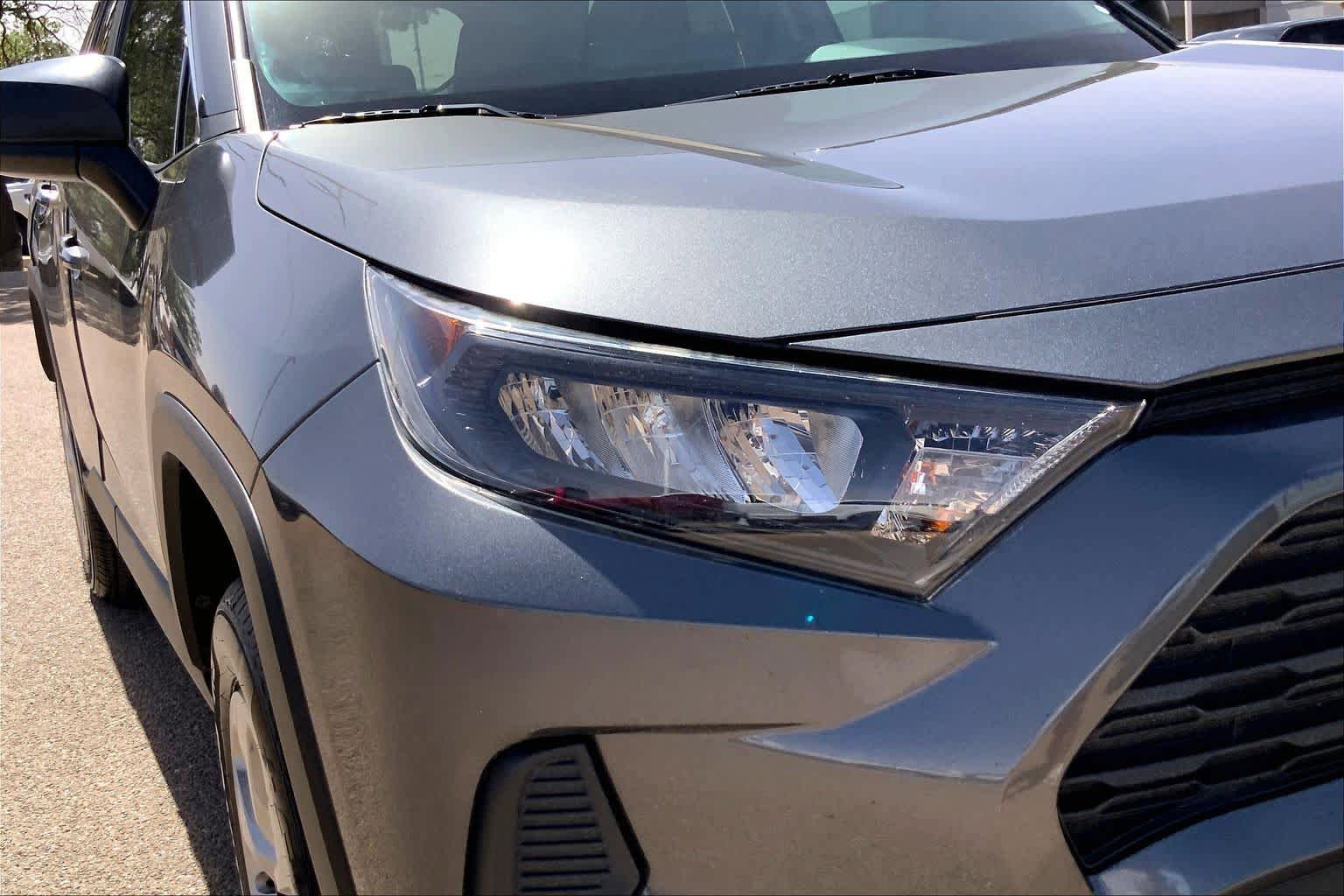 Used 2020 Toyota RAV4 LE FWD image 28