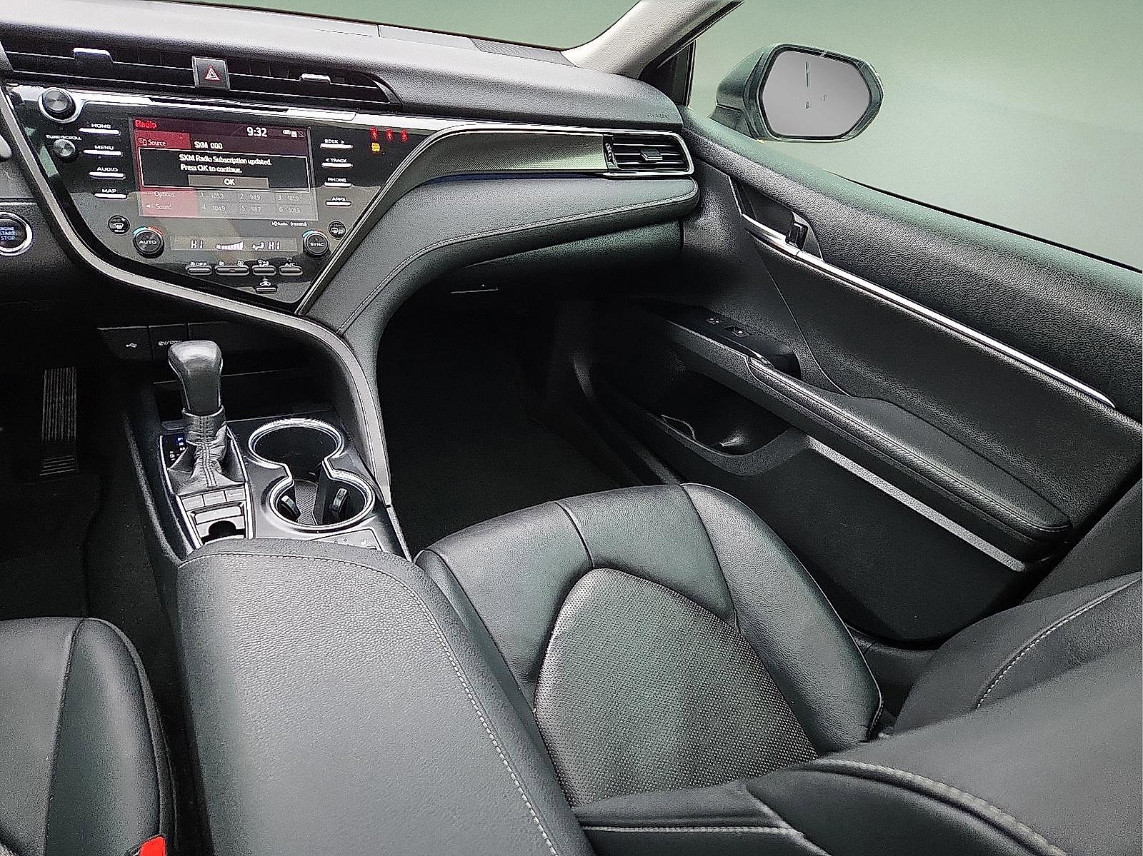 Used 2020 Toyota Camry XSE image 12