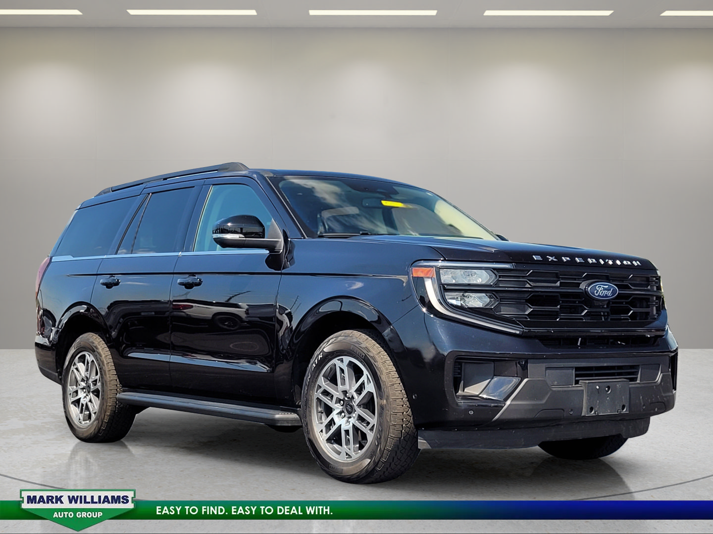 Certified 2025 Ford Expedition Active AWD/4WD image 2