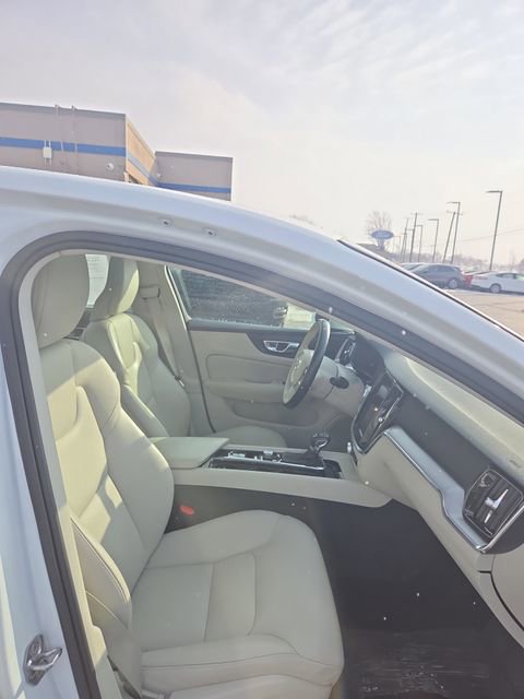 Used 2019 Volvo S60 T5 Momentum w/ Premium Package image 33