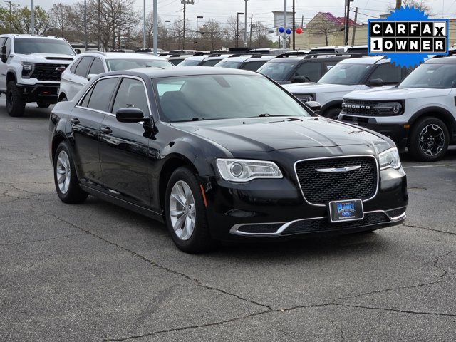 Used 2022 Chrysler 300 Touring image 6