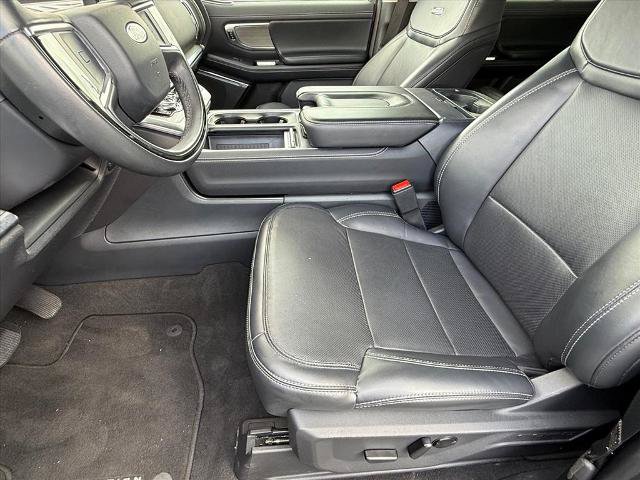 Certified 2025 Ford Expedition Platinum AWD/4WD image 13