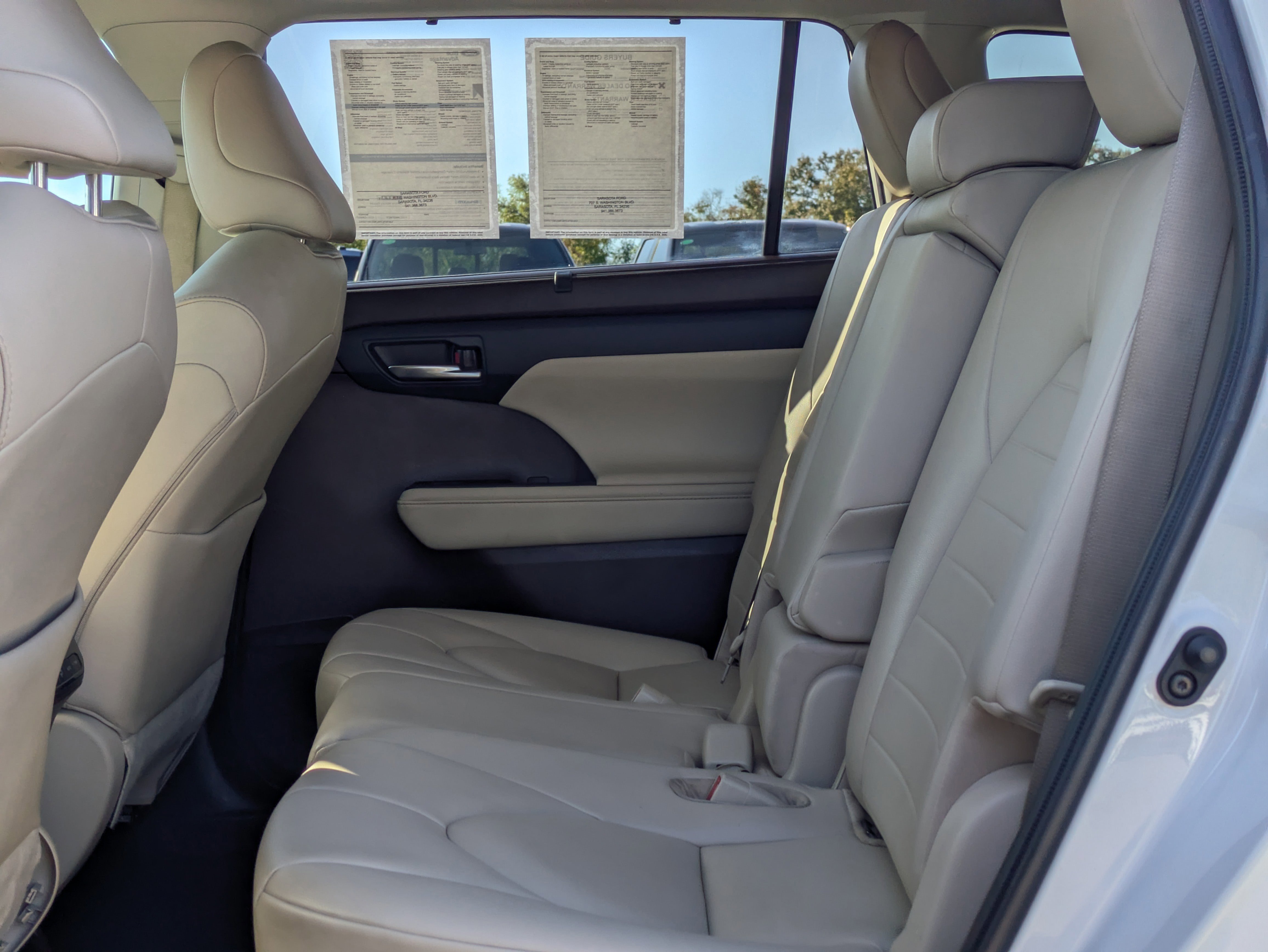 Used 2021 Toyota Highlander XLE image 15