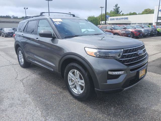 Certified 2022 Ford Explorer XLT w/ Equipment Group 202A AWD/4WD image 3
