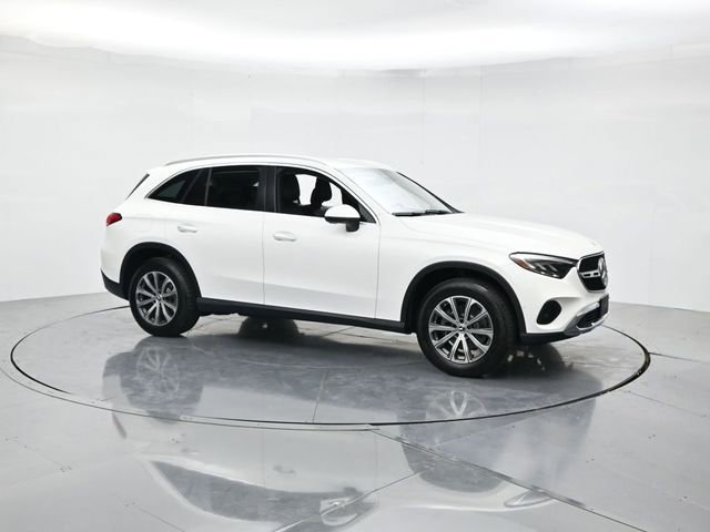 Used 2024 Mercedes-Benz GLC 300 image 3