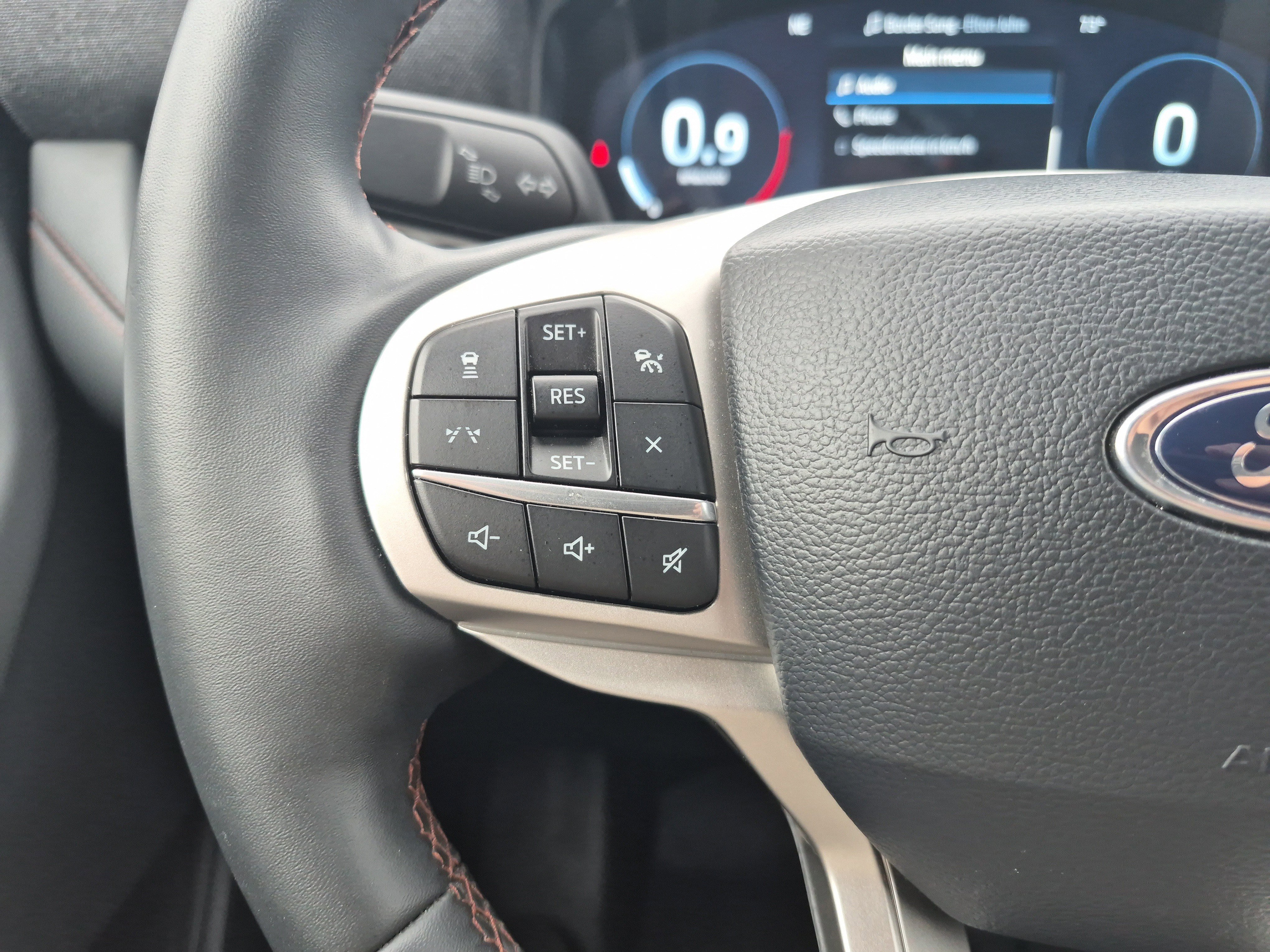 Certified 2025 Ford Explorer Active image 23