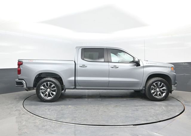 Used 2024 Chevrolet Silverado 1500 LT AWD/4WD image 3