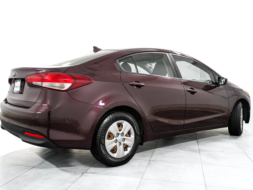 Used 2017 Kia Forte LX FWD image 7