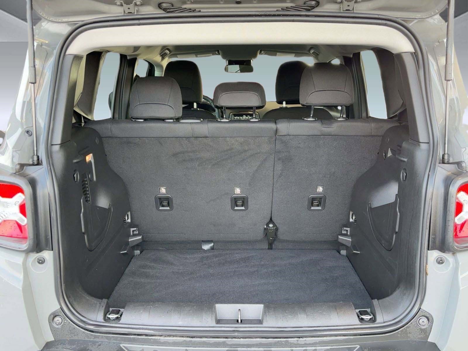 Used 2022 Jeep Renegade Latitude image 29