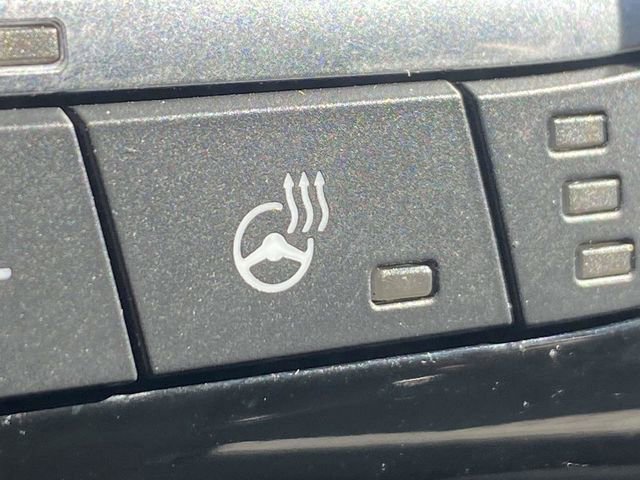 Certified 2022 Ford Escape SE w/ SE Sport Appearance Package image 32