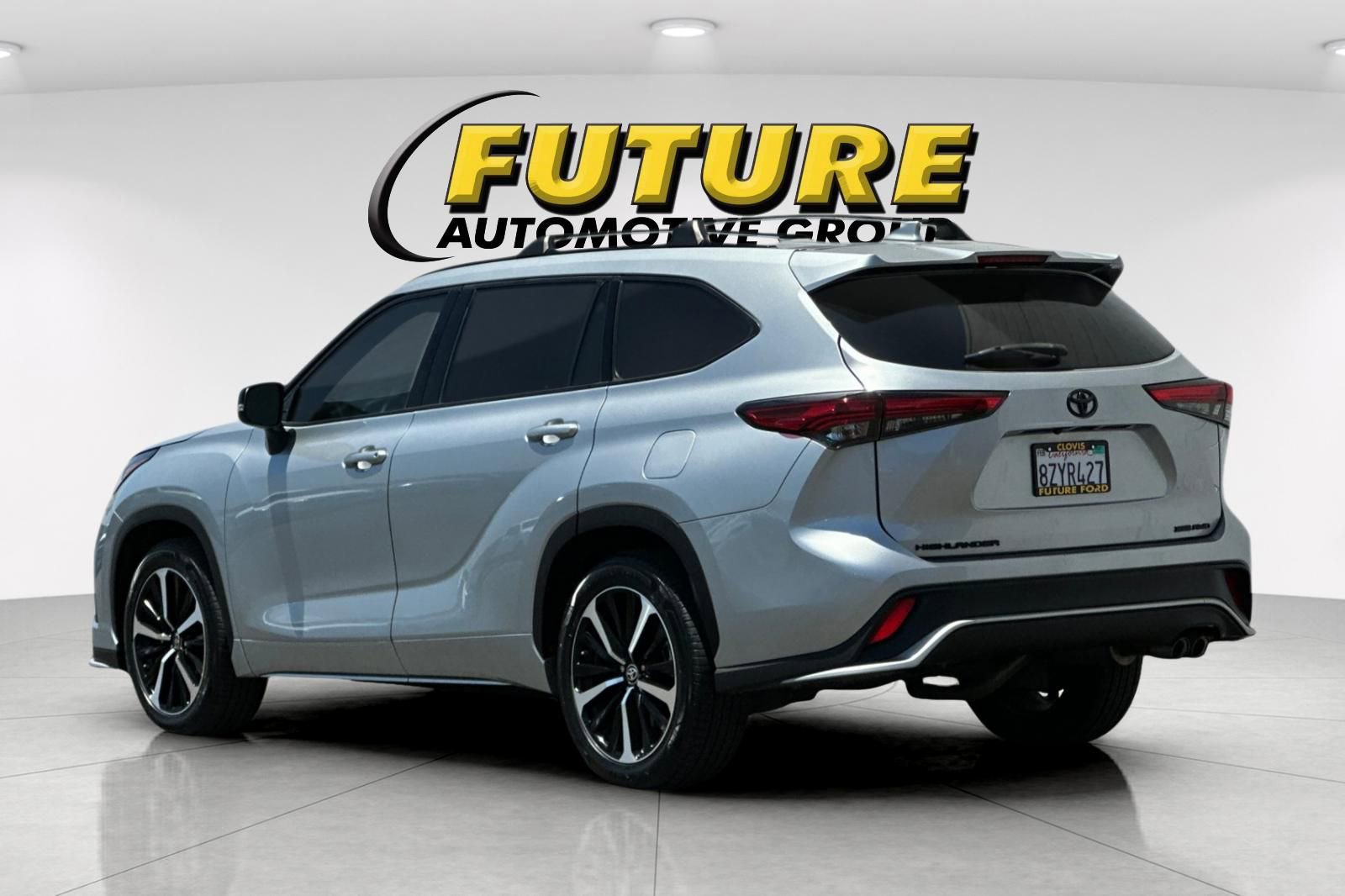 Used 2022 Toyota Highlander XSE AWD/4WD image 5
