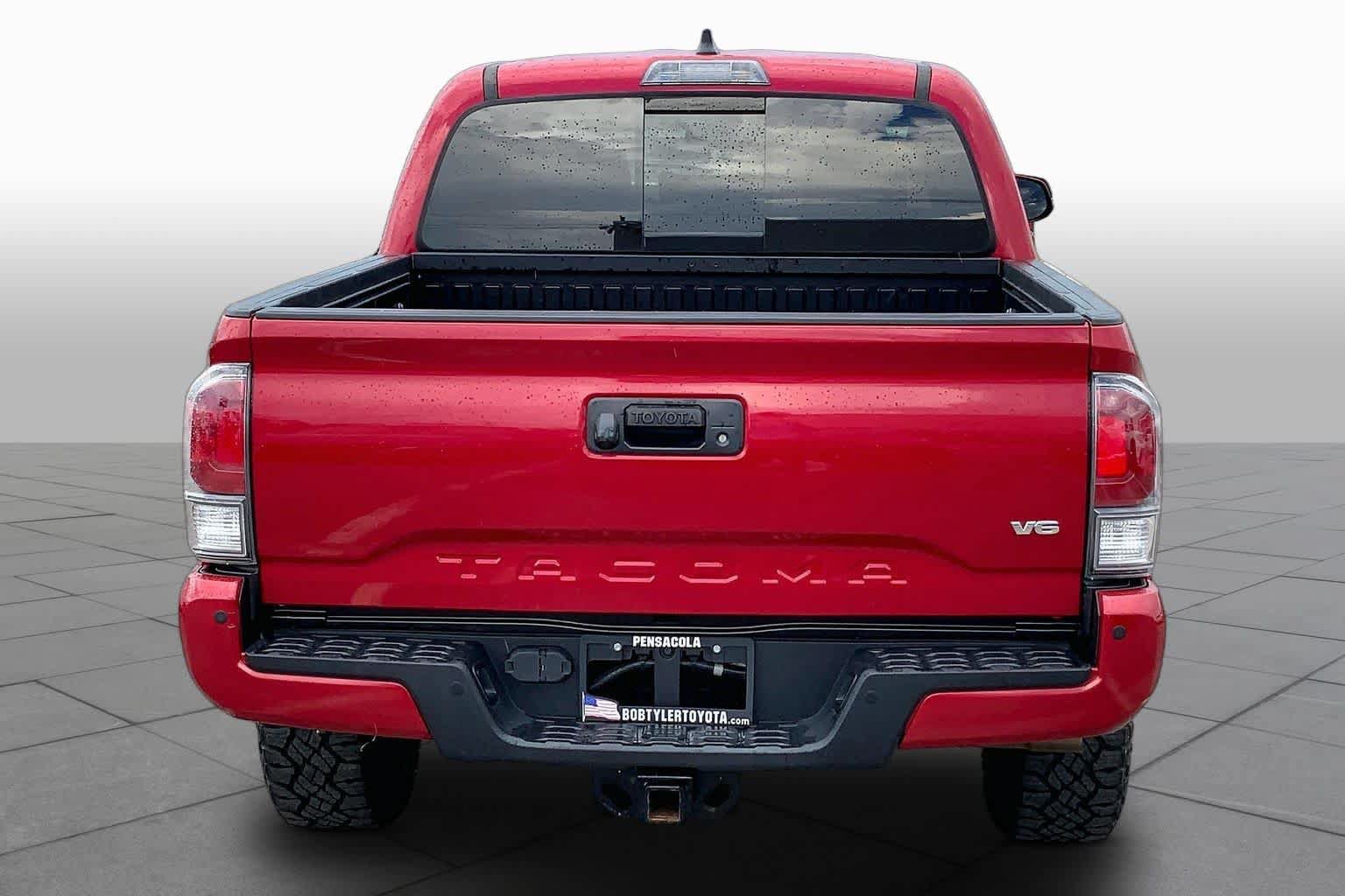 Used 2022 Toyota Tacoma TRD Off-Road w/ Technology Package AWD/4WD image 5