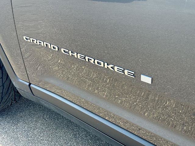 Used 2023 Jeep Grand Cherokee Limited AWD/4WD image 22