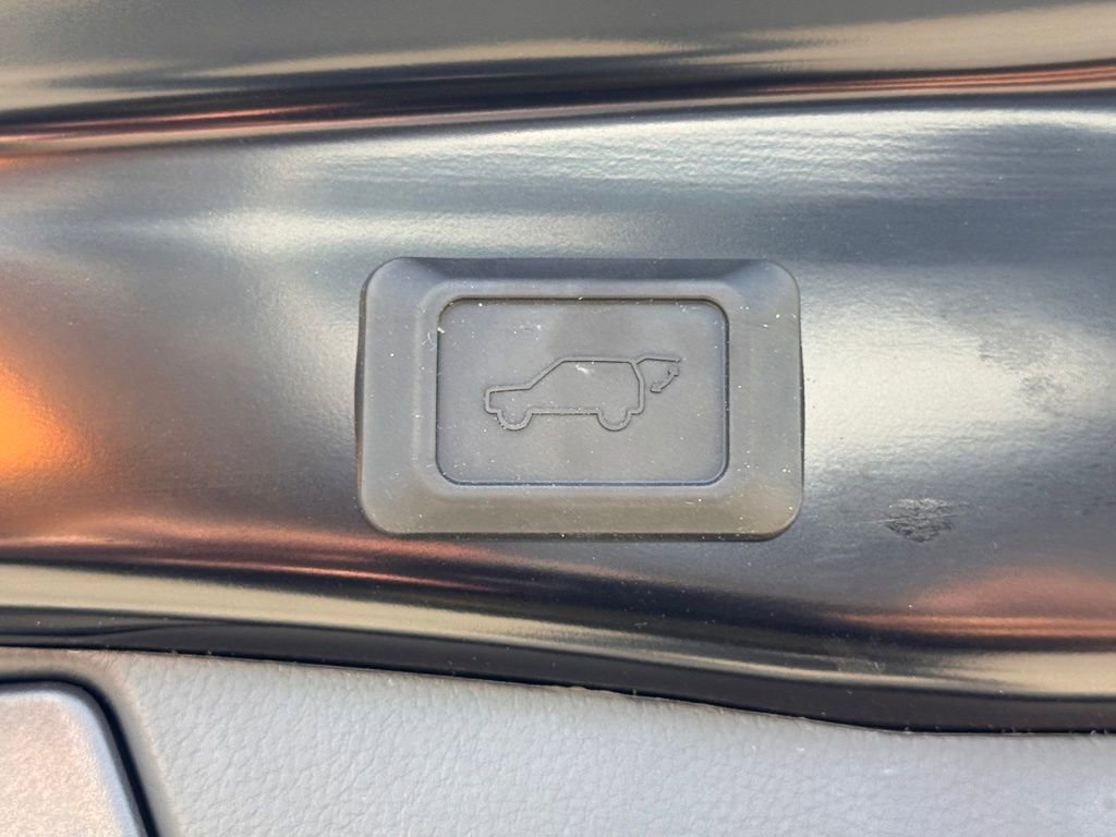 Used 2025 Toyota RAV4 XLE Premium AWD/4WD image 13