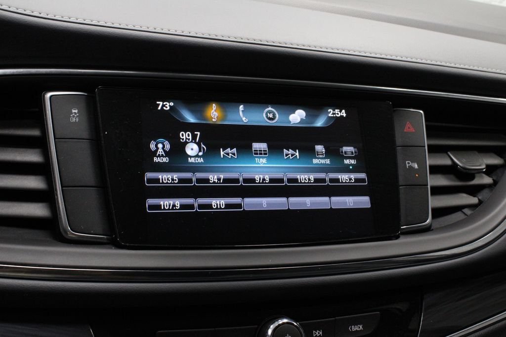Used 2019 Buick Enclave Essence FWD image 3