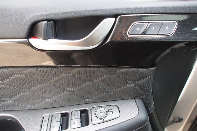 Used 2022 Hyundai Palisade Calligraphy w/ Winter Package image 22