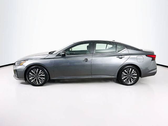 Used 2024 Nissan Altima 2.5 SV FWD image 3