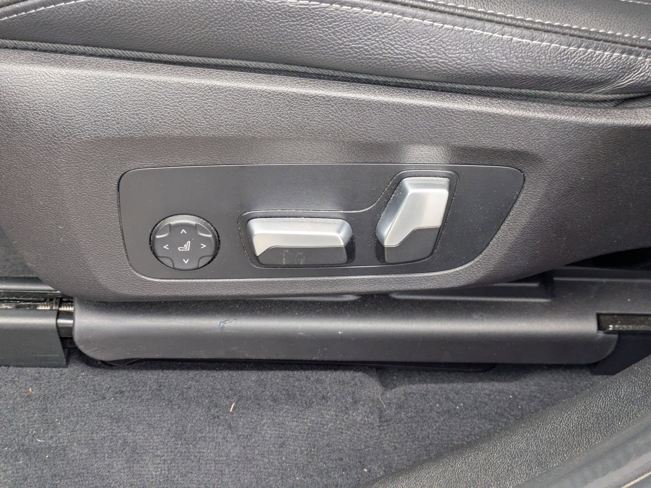 Used 2022 BMW X3 xDrive30i w/ Premium Package 2 image 13