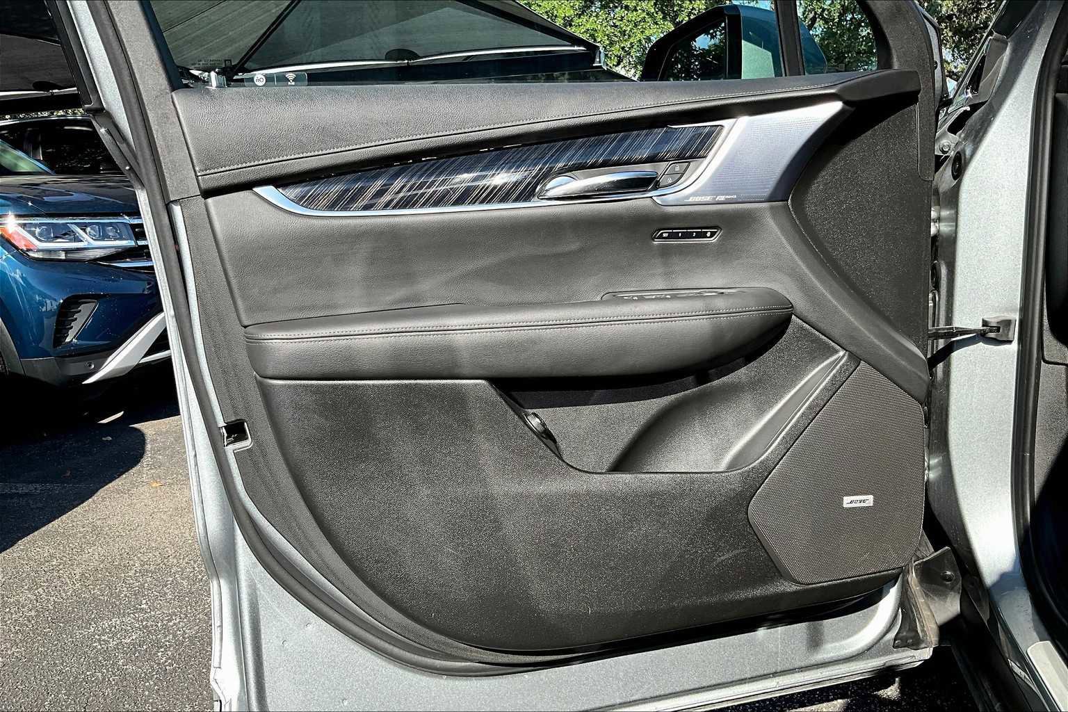 Used 2024 Cadillac XT6 Premium Luxury image 42