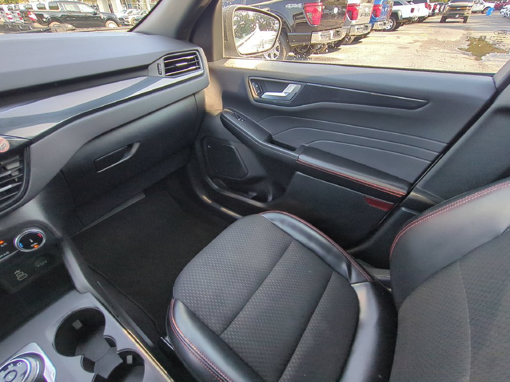 Certified 2025 Ford Escape ST-Line FWD image 19