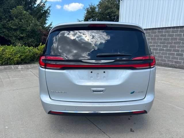 Used 2024 Chrysler Pacifica Limited FWD image 6