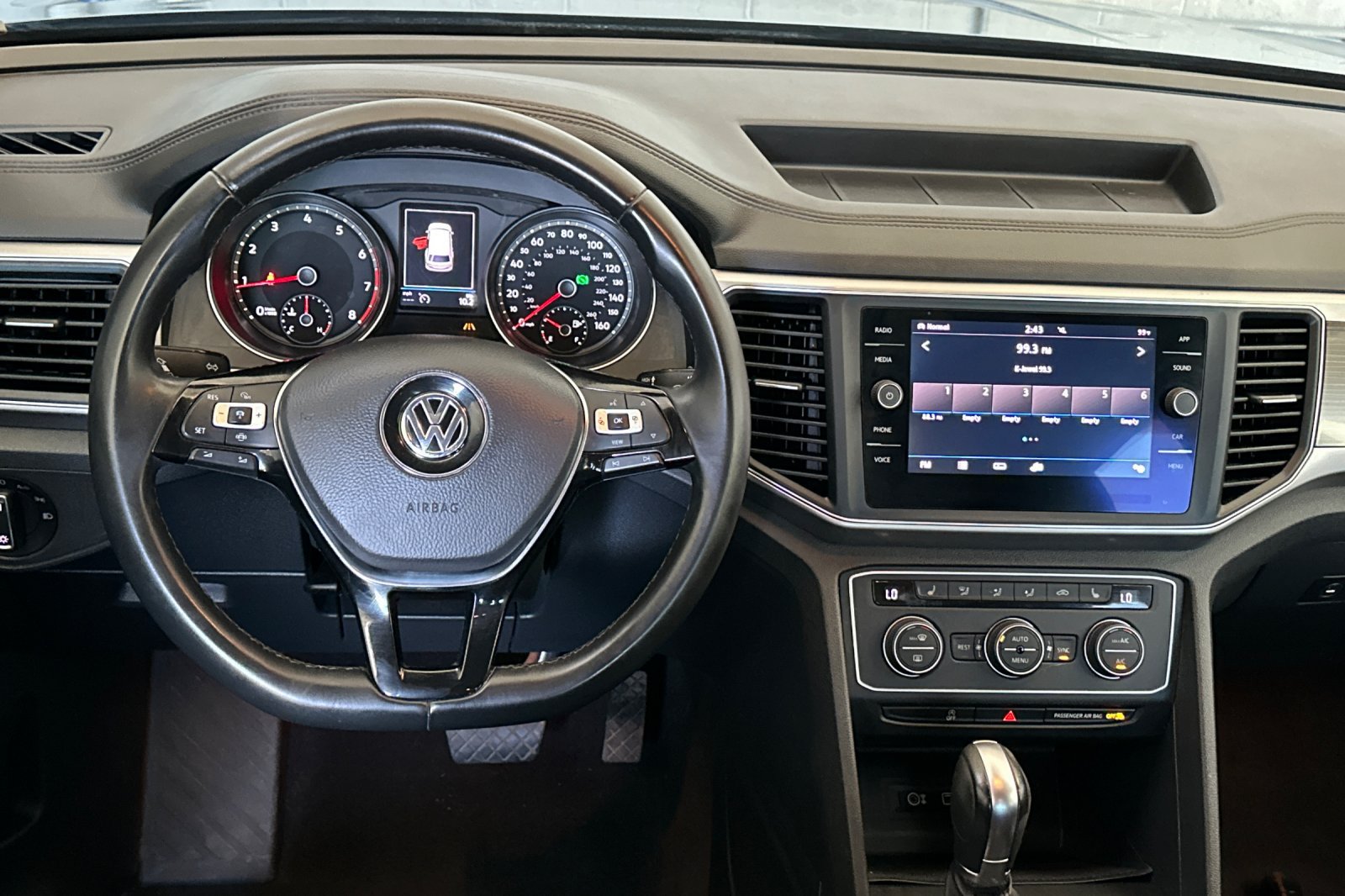 Used 2019 Volkswagen Atlas SE w/ Towing Package AWD/4WD image 14