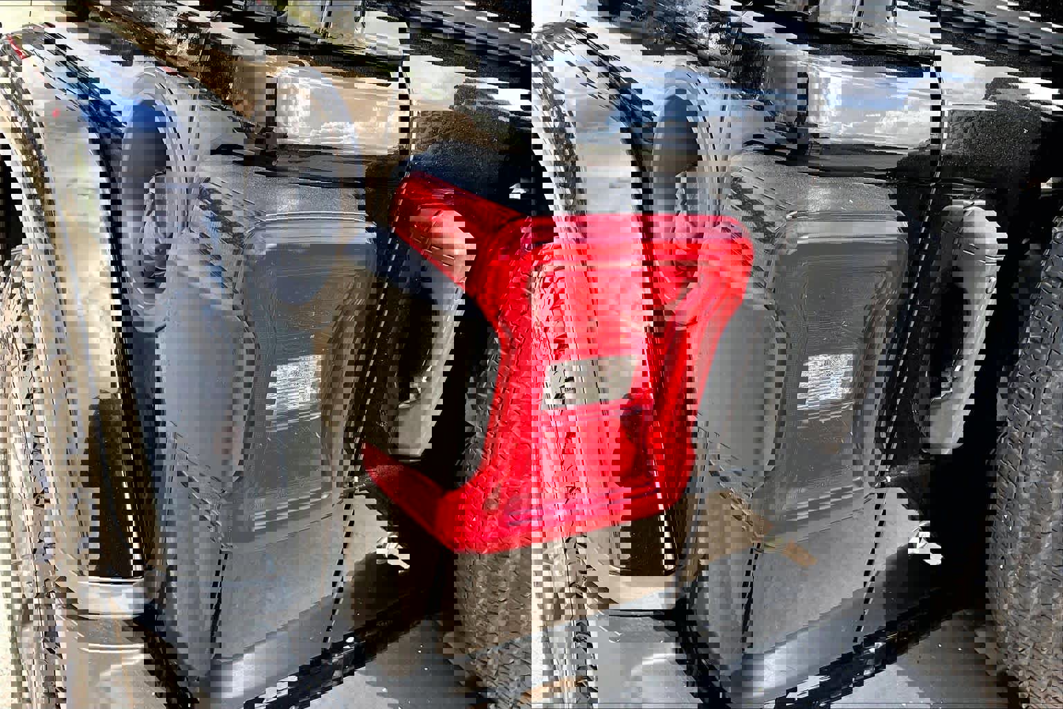 Used 2018 Jeep Wrangler Unlimited Sahara w/ Dual Top Group image 27