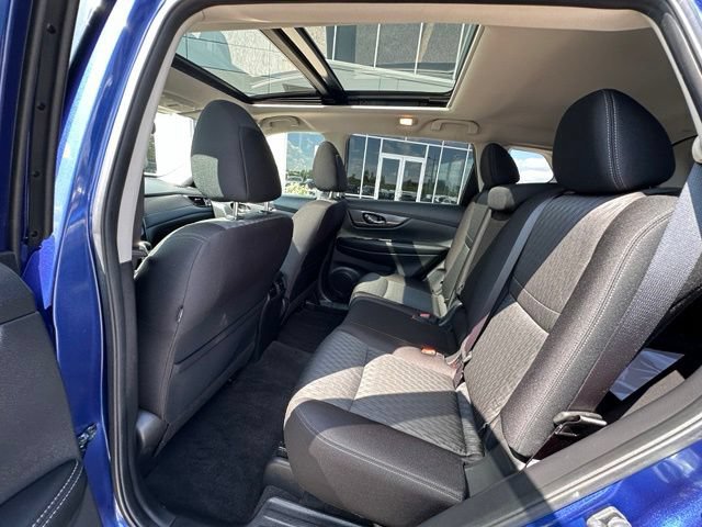 Used 2020 Nissan Rogue SV w/ Sun & Sound Touring Package AWD/4WD image 15